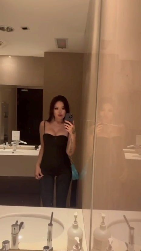 Fernanda High Class Escort in , Brunette 