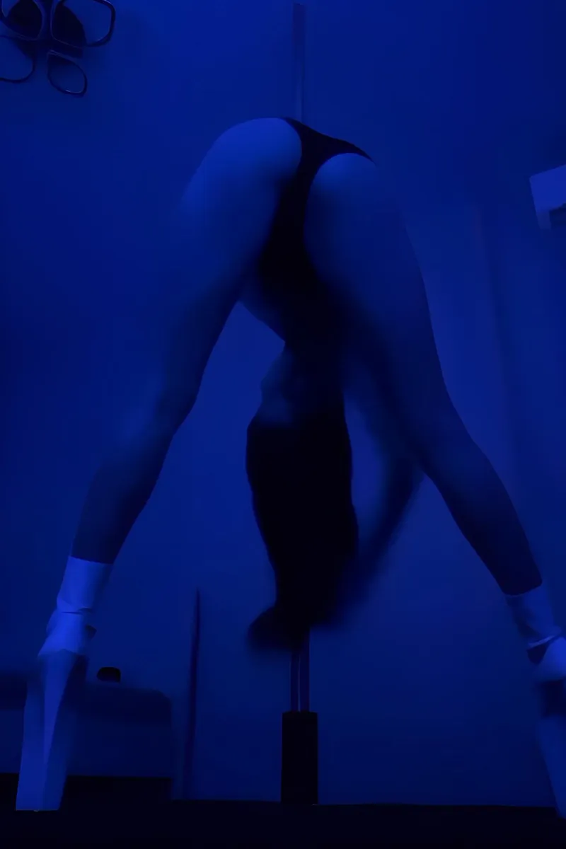 Adelle Erotic Escort in , Brunette 