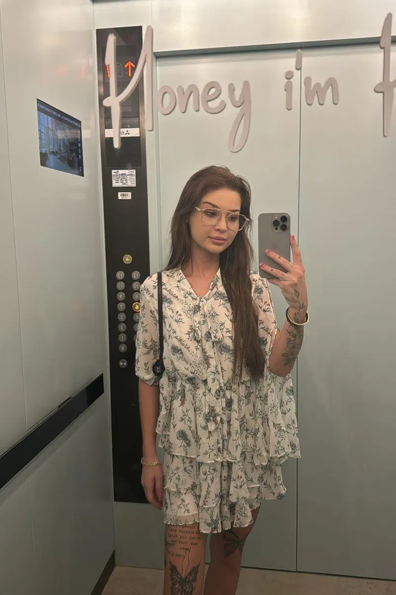 Karii Escort in , 21yo - Brown