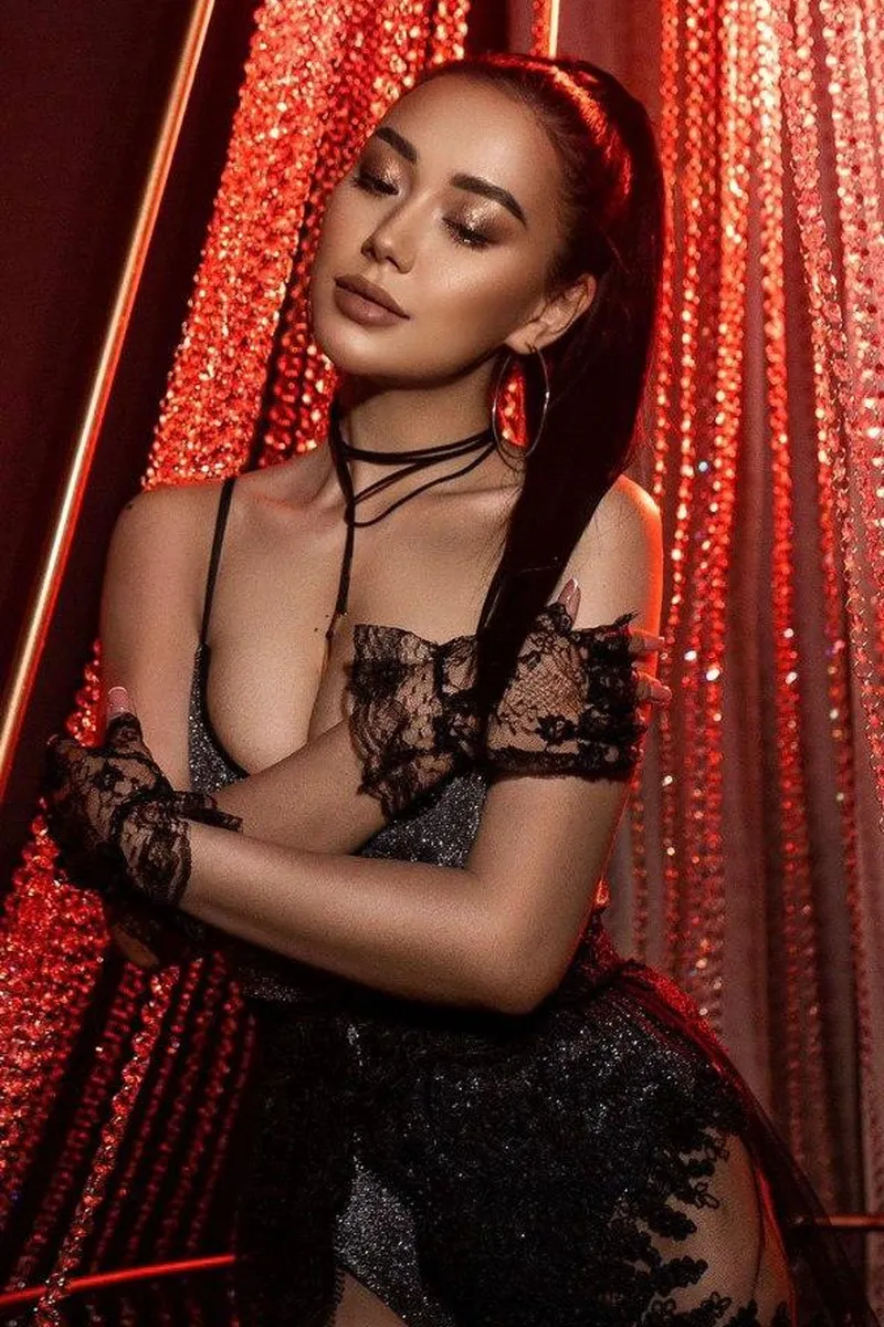 Rory Escort in , 25yo - Brunette