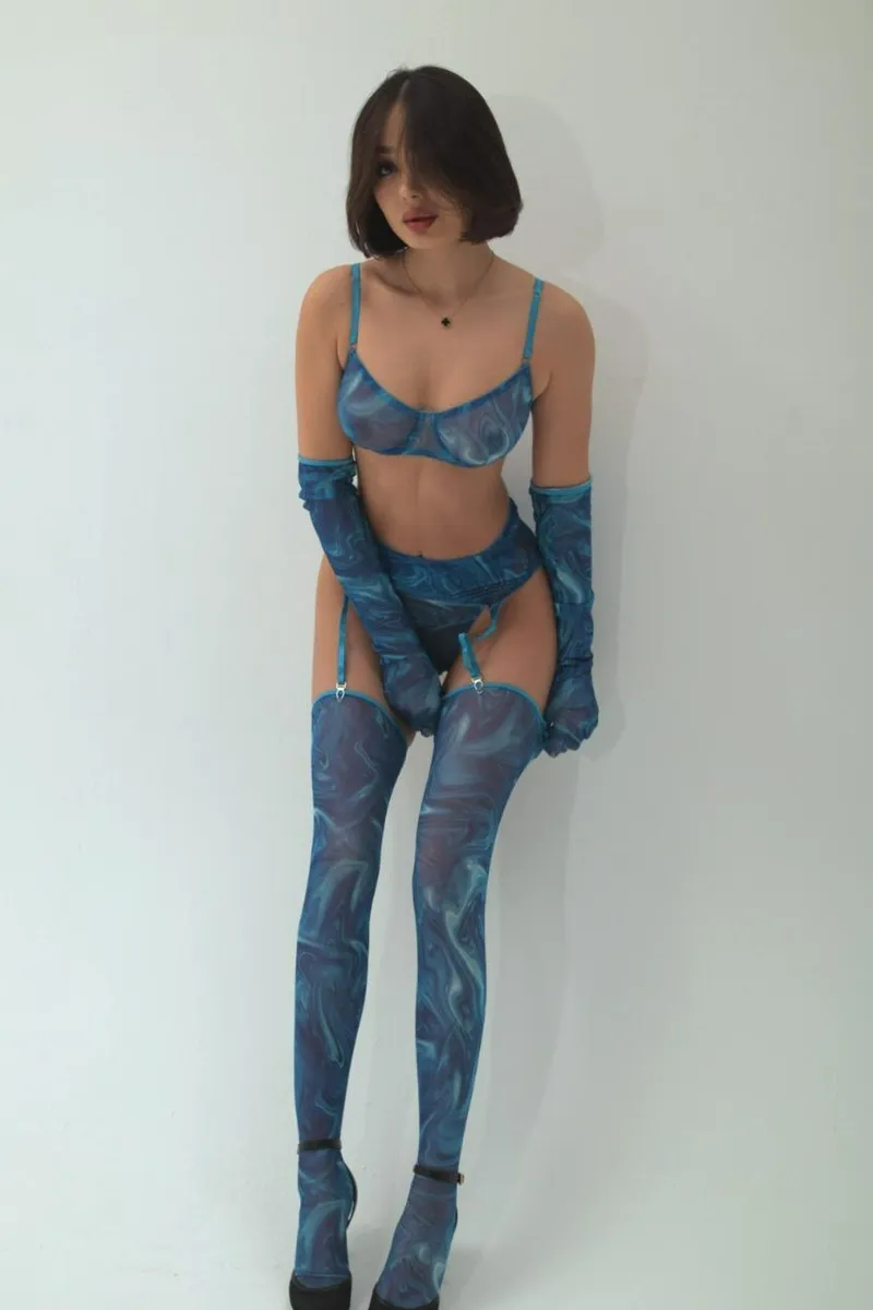 Vip Escort Akulina - Brunette, 26yo - price: 405£ | Girls London № 2 Akulina Vip Escort in , 26yo - Brunette | Girls London № 2