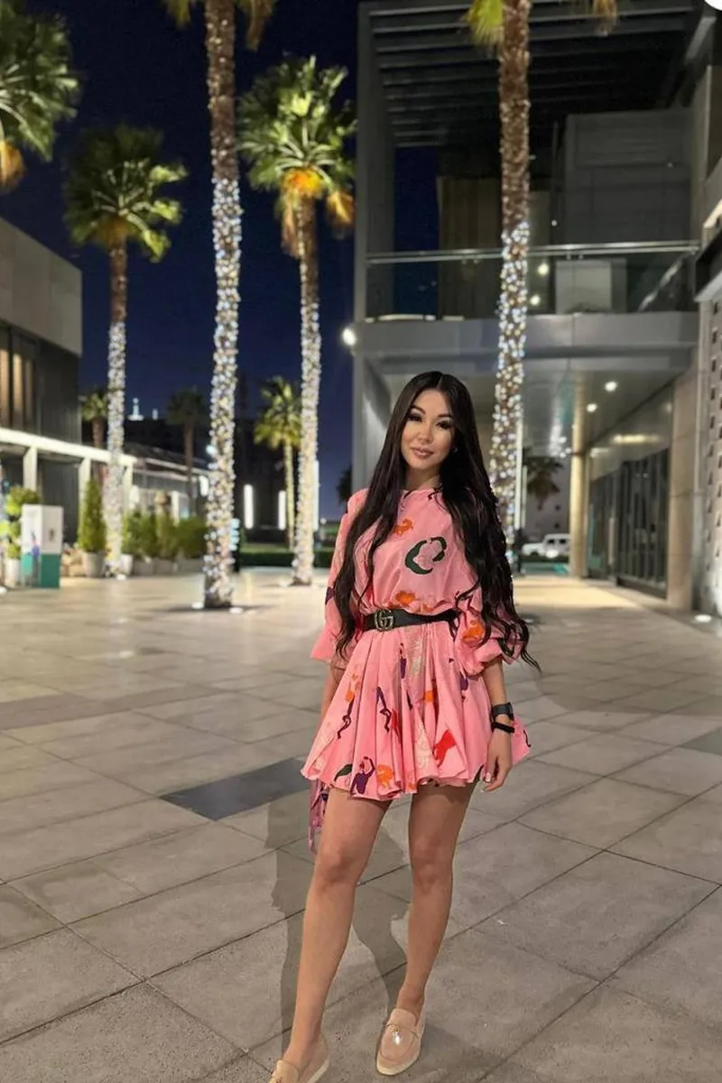 Izzi Escort in , 29yo - Brunette