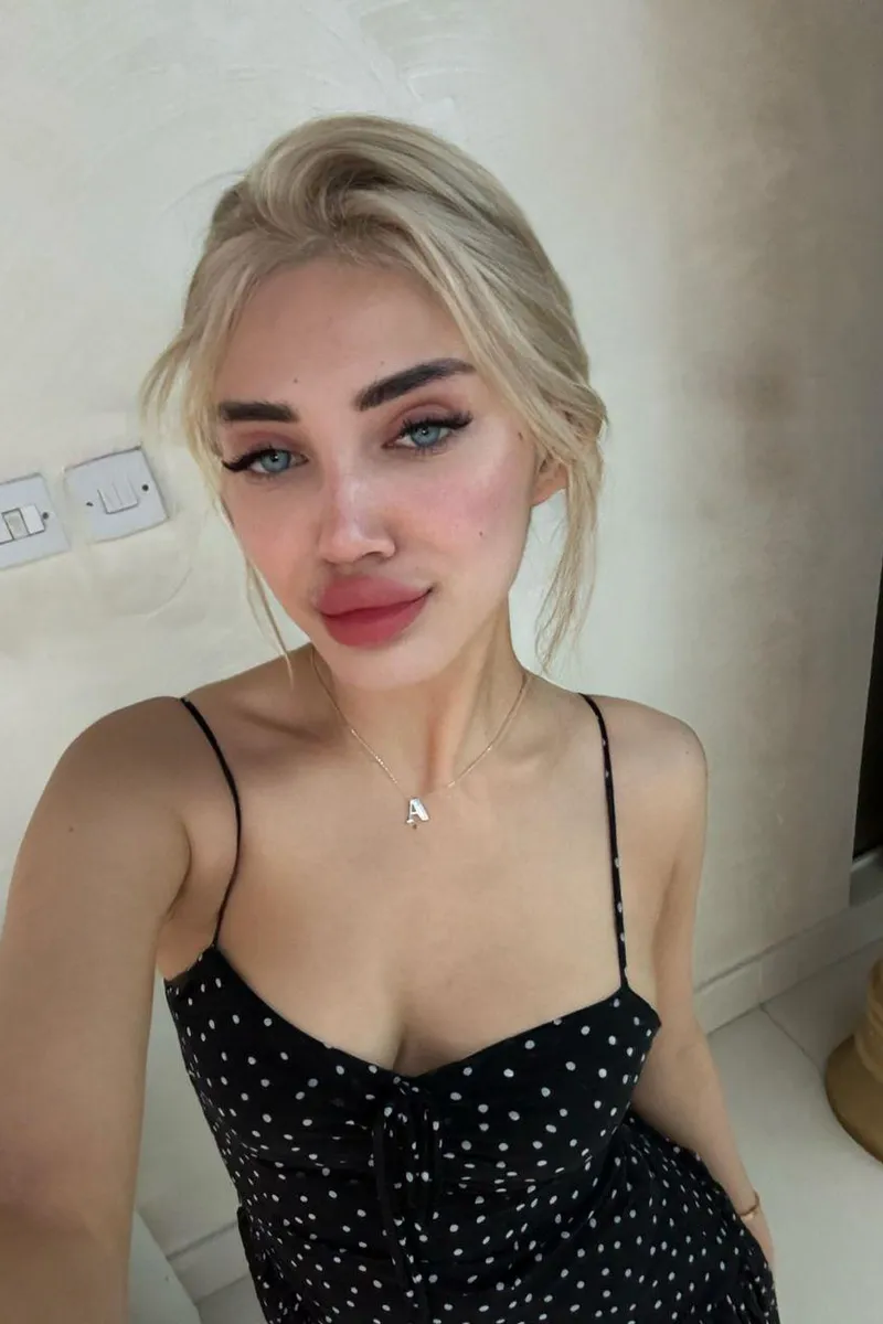 Vip Escort Arina - Blonde, 22yo - price: 415£ | Girls London № 2 Arina Vip Escort in , 22yo - Blonde | Girls London № 2