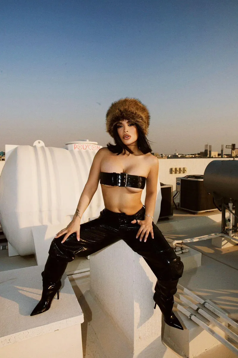 Escort Woman Alina - Brunette, 23yo - price: 410£ | Girls London № 4 Alina Escort Woman in , 23yo - Brunette | Girls London № 4