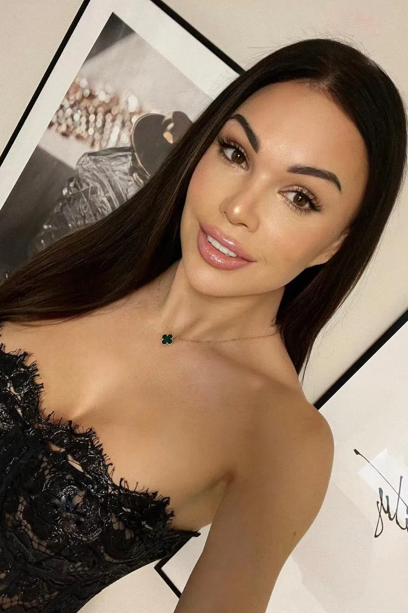 Escort Woman Sophia - Brunette, 20yo - price: 400£ | Girls London № 4 Sophia Escort Woman in , 20yo - Brunette | Girls London № 4