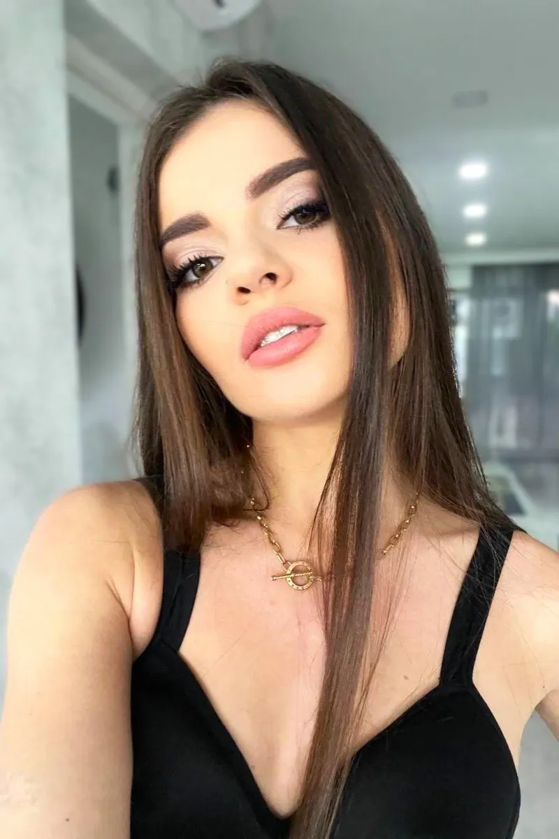Vip Escort Sofia - Brown, 24yo - price: 405£ | Girls London № 2 Sofia Vip Escort in , 24yo - Brown | Girls London № 2