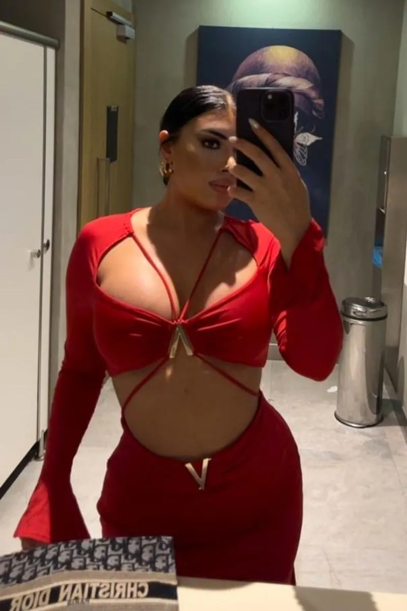Dana Escort in , 30yo - Brunette