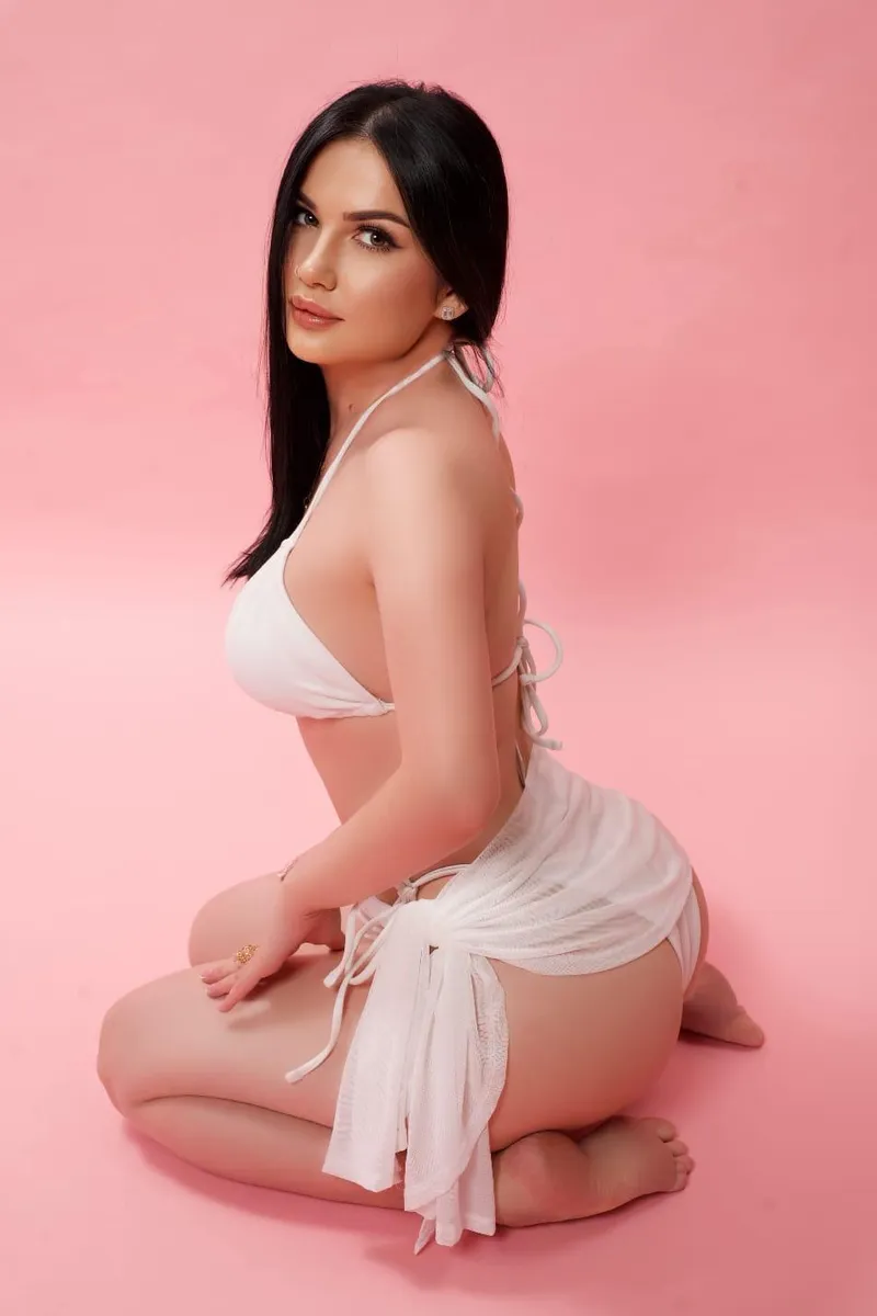 Luxury Escort Bruk - Brunette, 28yo - price: 420£ | Girls London № 6 Bruk Luxury Escort in , 28yo - Brunette | Girls London № 6