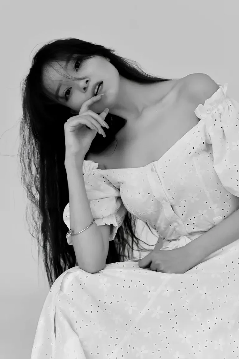 Ailin High Class Escort in , 21yo - Brunette | Girls London № 7