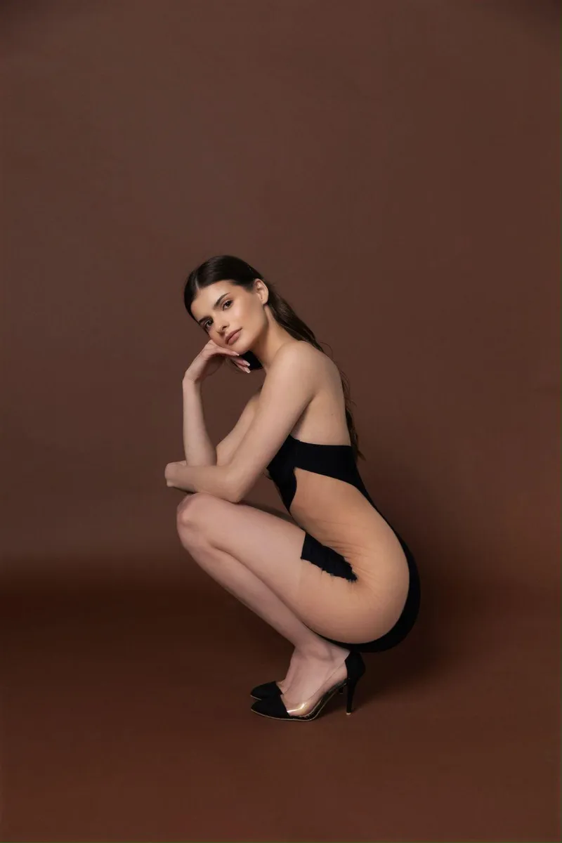Luxury Escort Elena - Brown, 27yo - price: 415£ | Girls London № 6 Elena Luxury Escort in , 27yo - Brown | Girls London № 6