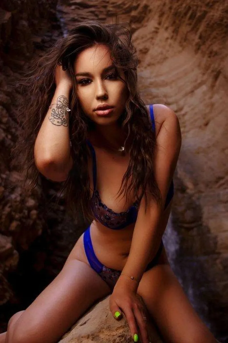 The Best Escort Amanda - Brown, 18yo - price: 415£ | Girls London № 3 Amanda The Best Escort in , 18yo - Brown | Girls London № 3