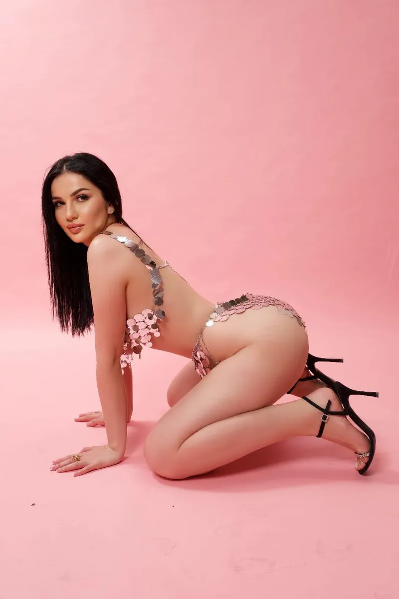 Sexy Escort Bruk - Brunette, 28yo - price: 420£ | Girls London № 9 Bruk Sexy Escort in , 28yo - Brunette | Girls London № 9
