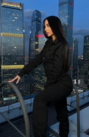 Nelly Escort in , 28yo - Brunette