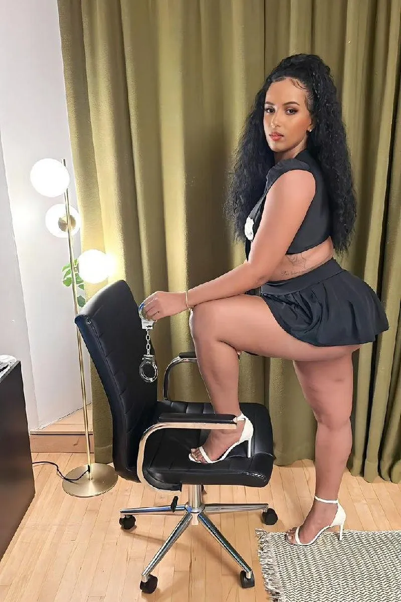 High Class Escort Aleksa - Brunette, 31yo - price: 410£ | Girls London № 7 Aleksa High Class Escort in , 31yo - Brunette | Girls London № 7