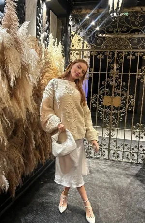 Harper Escort in , 20yo - Redhead