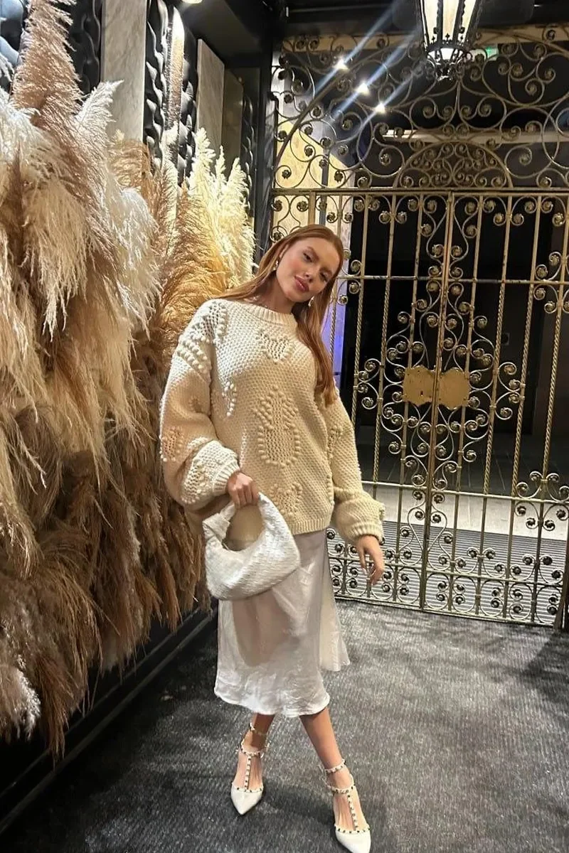 Harper Escort in , 20yo - Redhead