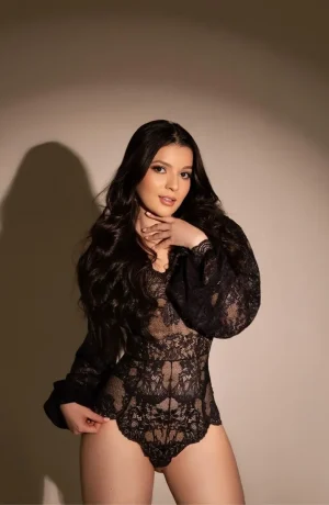 Alla Escort in , 25yo - Brunette