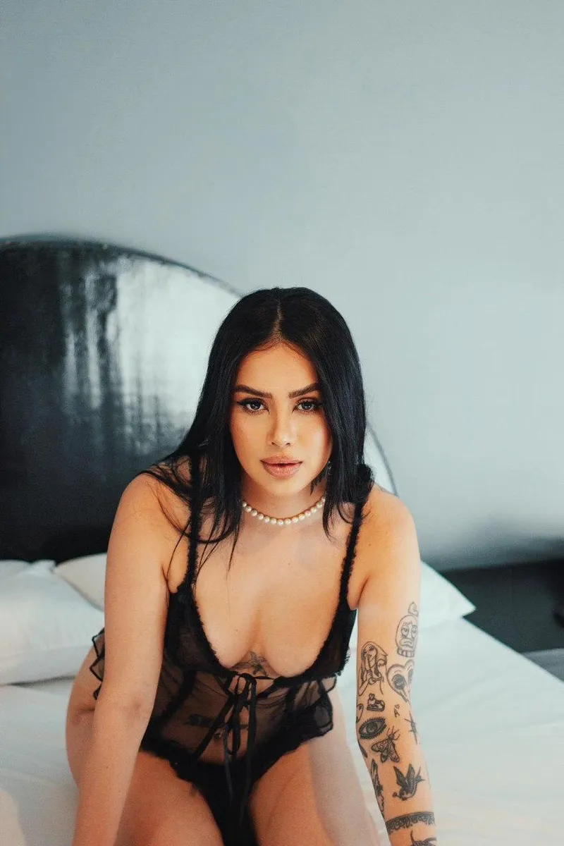 Ruby Escort in , 24yo - Brunette