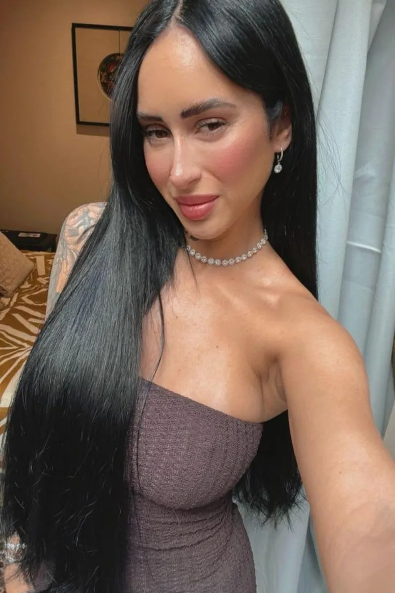 Eliza Escort in , 25yo - Brunette
