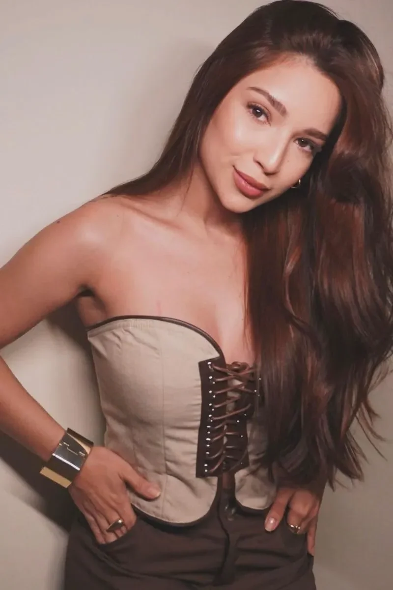 Revlon Top Escort in , 29yo - Brown | Girls London № 5