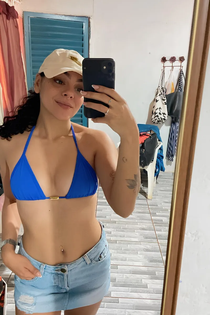 Eduarda Escort in , 24yo - Brown